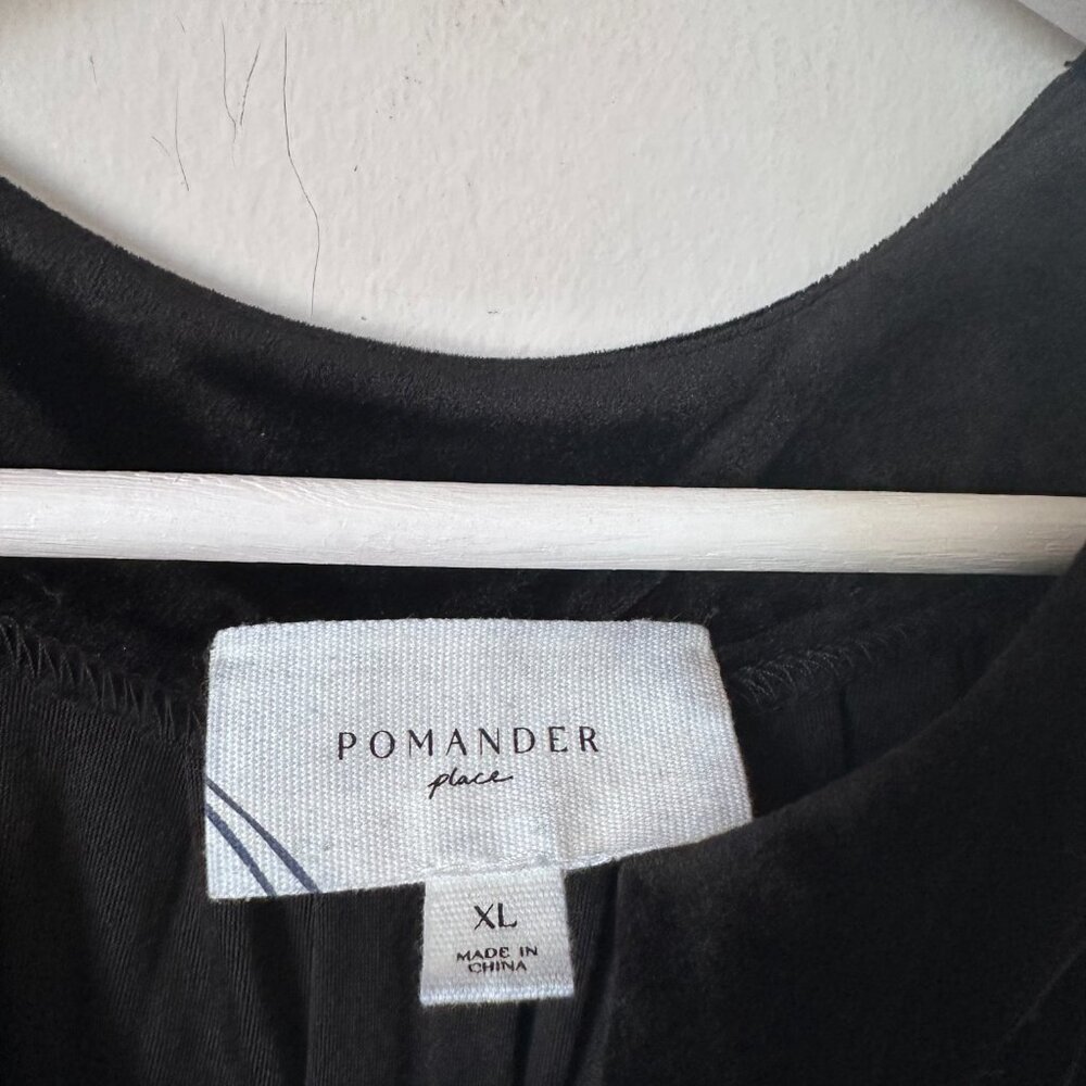 Pomander Place Finley Velvet Flutter Sleeve Top Black Size XL - Picture 7 of 8